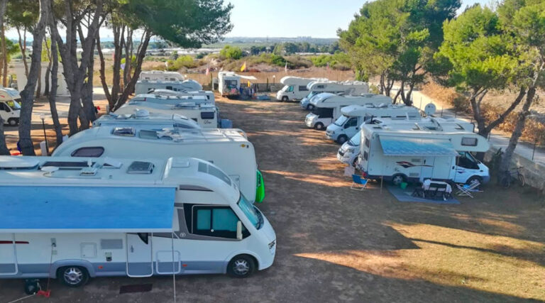Area sosta camper vicino punta della suina Gallipoli